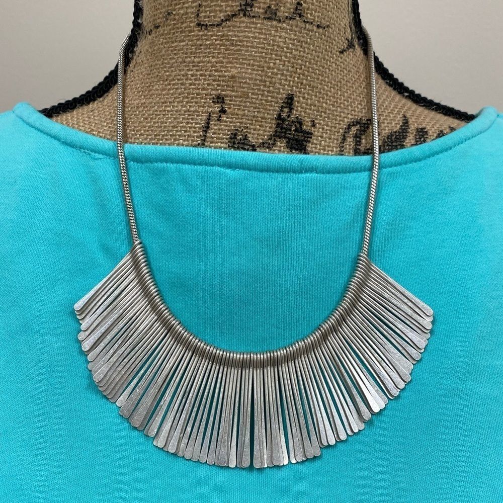 Stella & Dot essential fringe silver collar statement necklace
